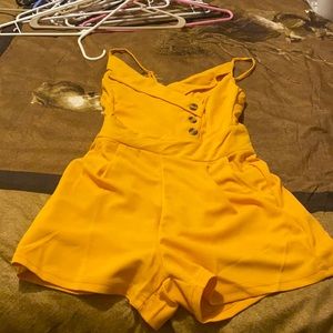 Yellow short jumper